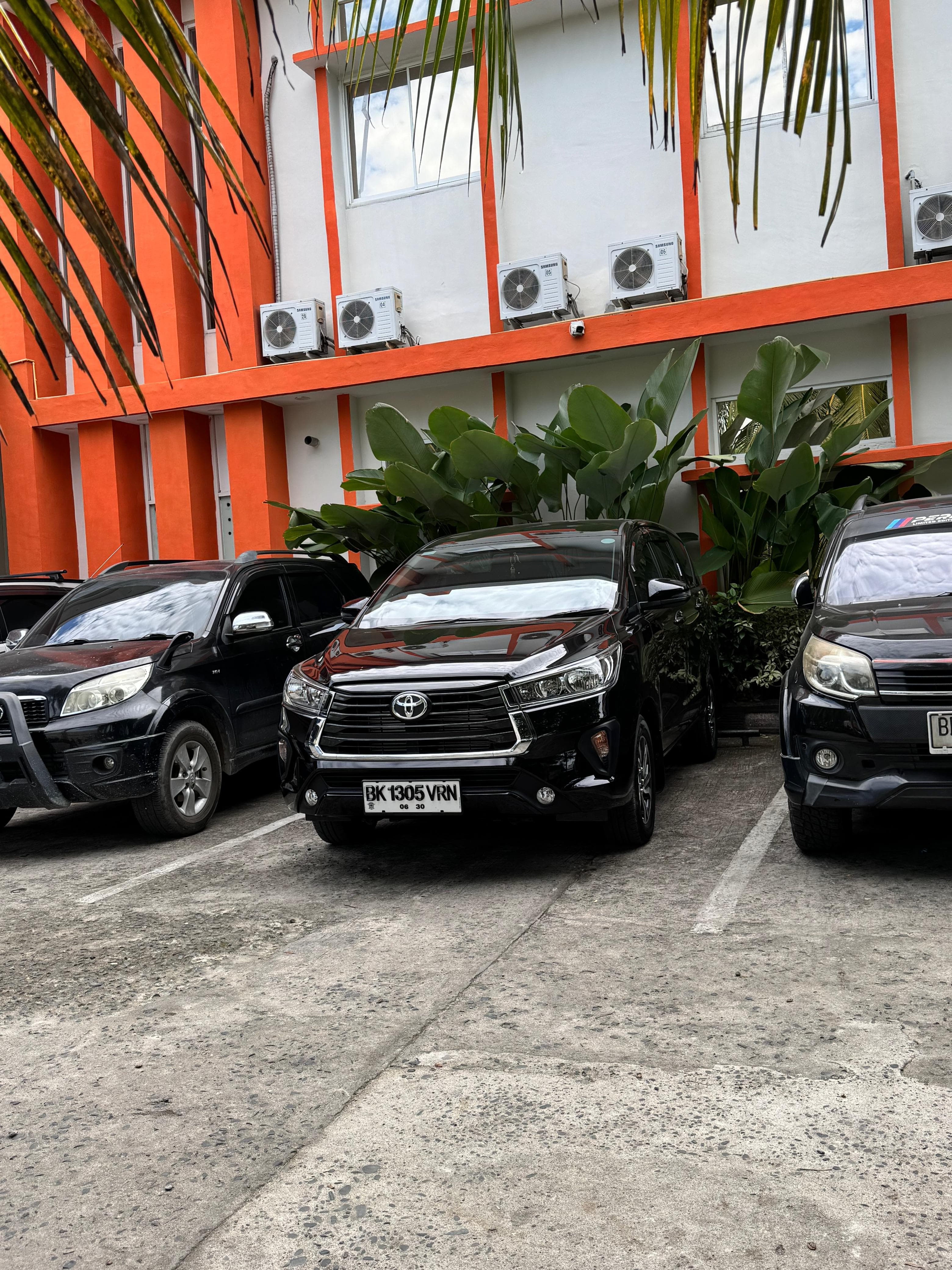 Unit dilengkapi GPS untuk navigasi yang aman